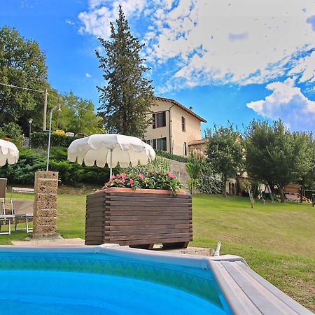 Nice Flat In Arcevia With Swimming Pool Bagian luar foto