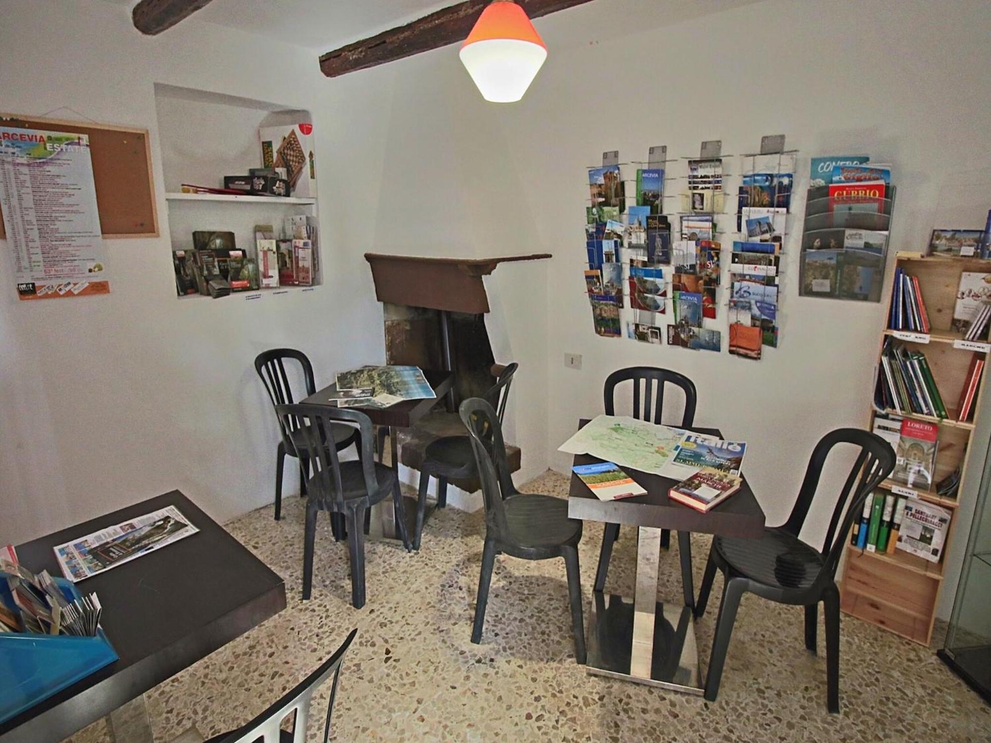 Nice Flat In Arcevia With Swimming Pool Bagian luar foto