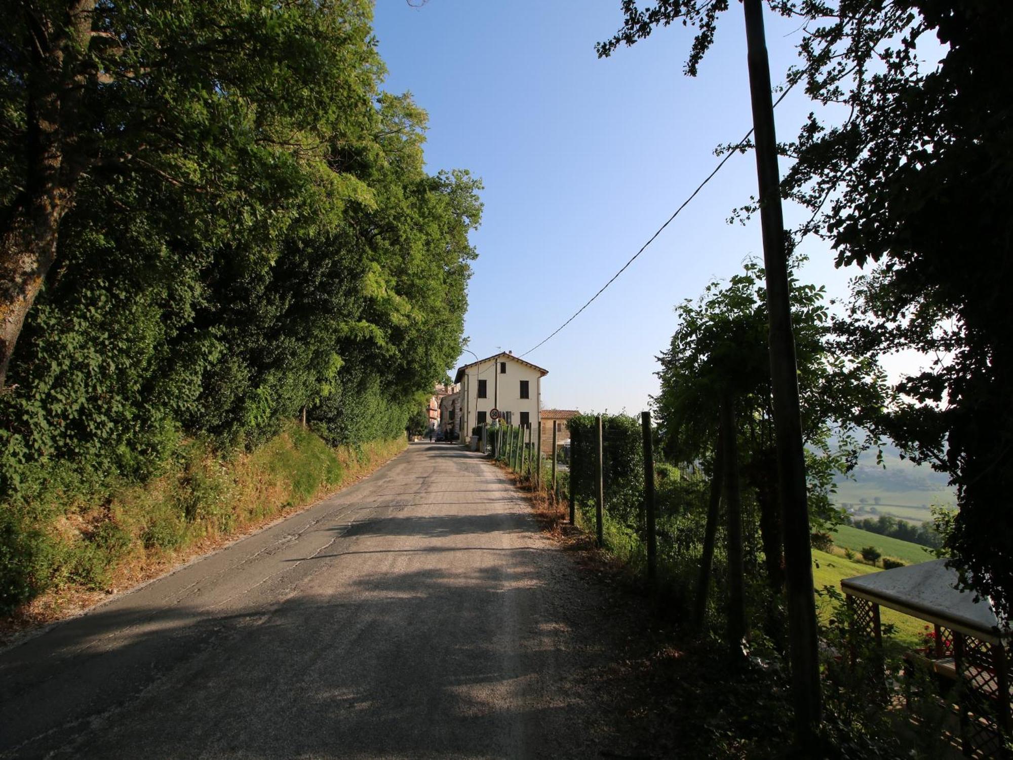 Nice Flat In Arcevia With Swimming Pool Bagian luar foto