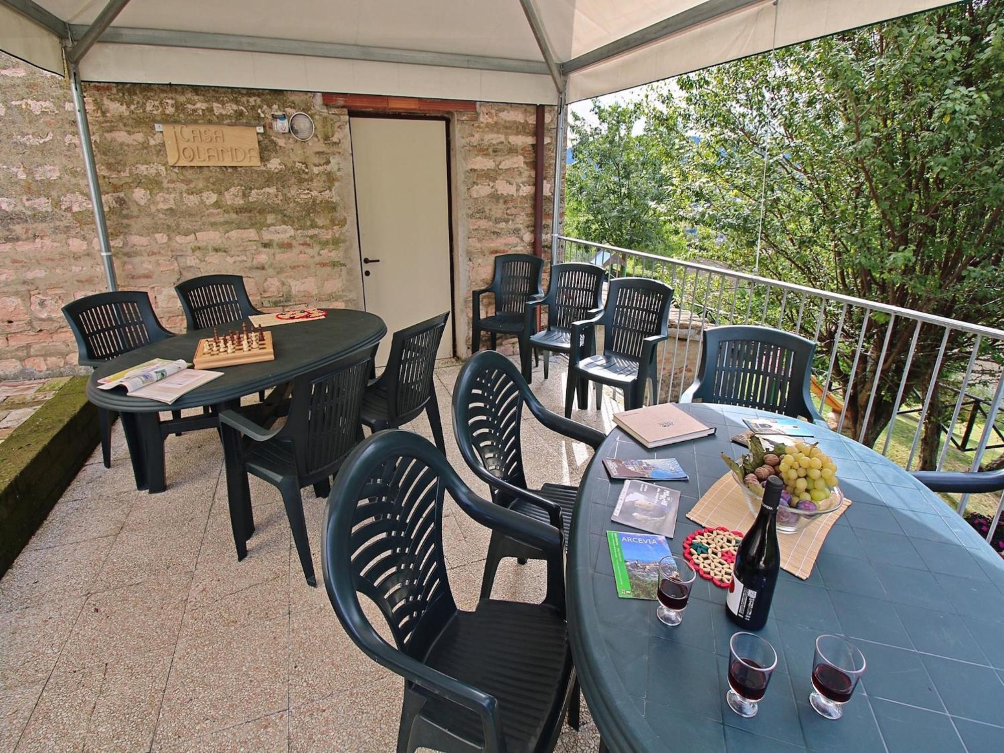 Nice Flat In Arcevia With Swimming Pool Bagian luar foto