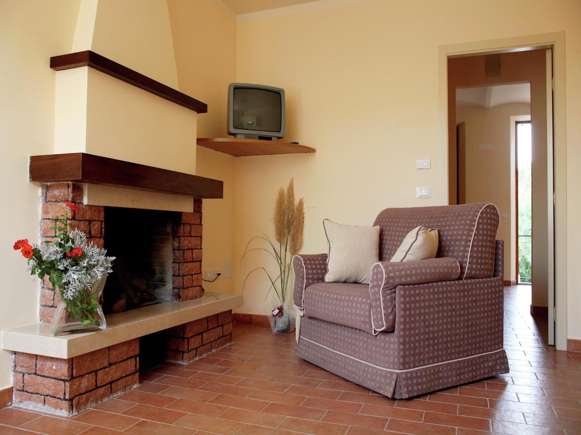 Nice Flat In Arcevia With Swimming Pool Bagian luar foto