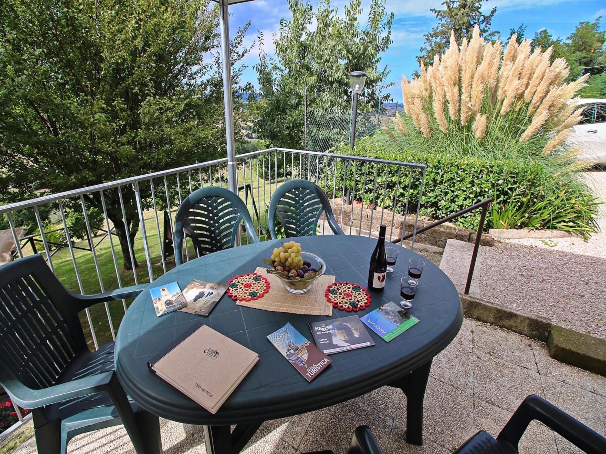 Nice Flat In Arcevia With Swimming Pool Bagian luar foto