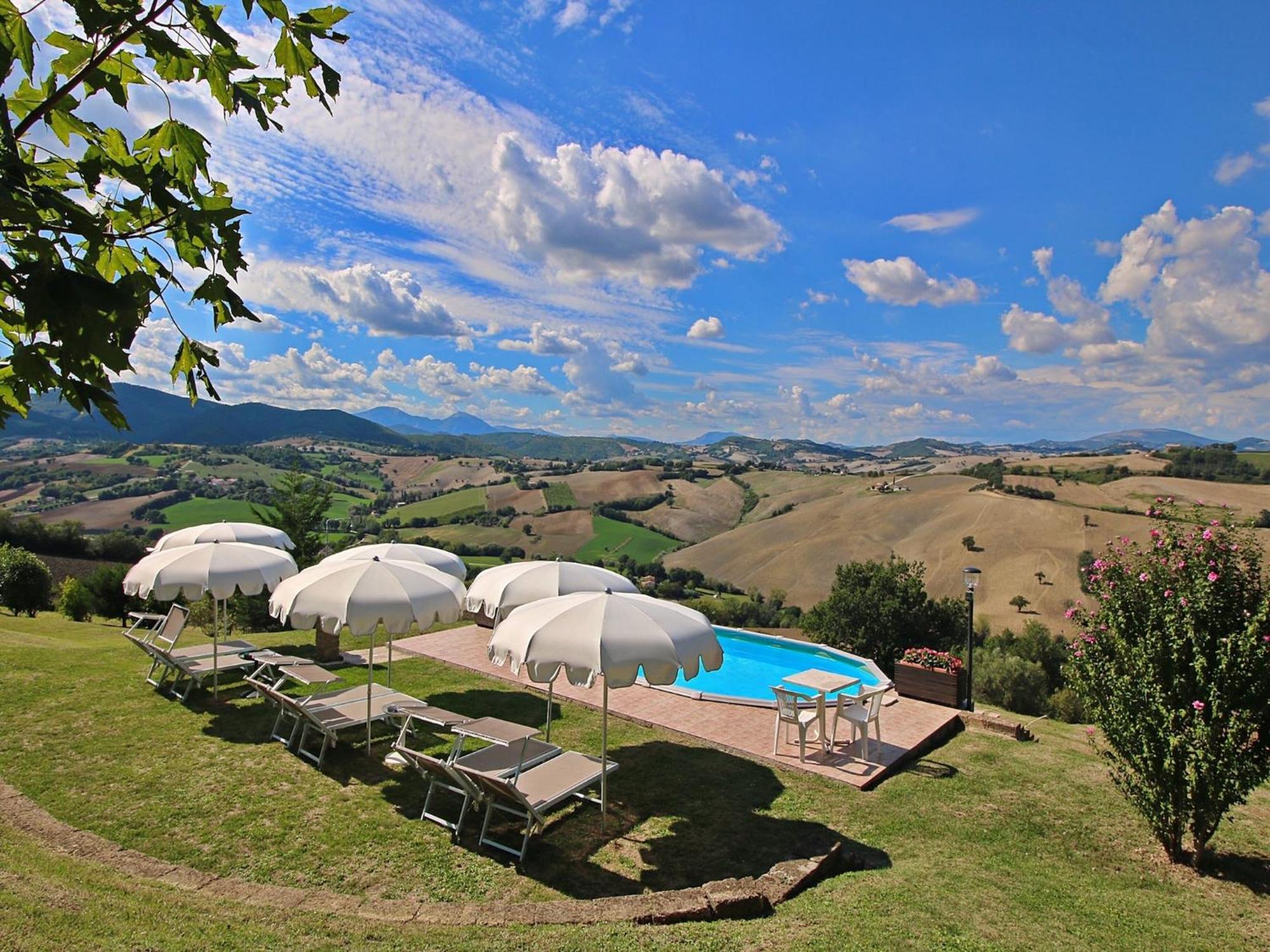 Nice Flat In Arcevia With Swimming Pool Bagian luar foto