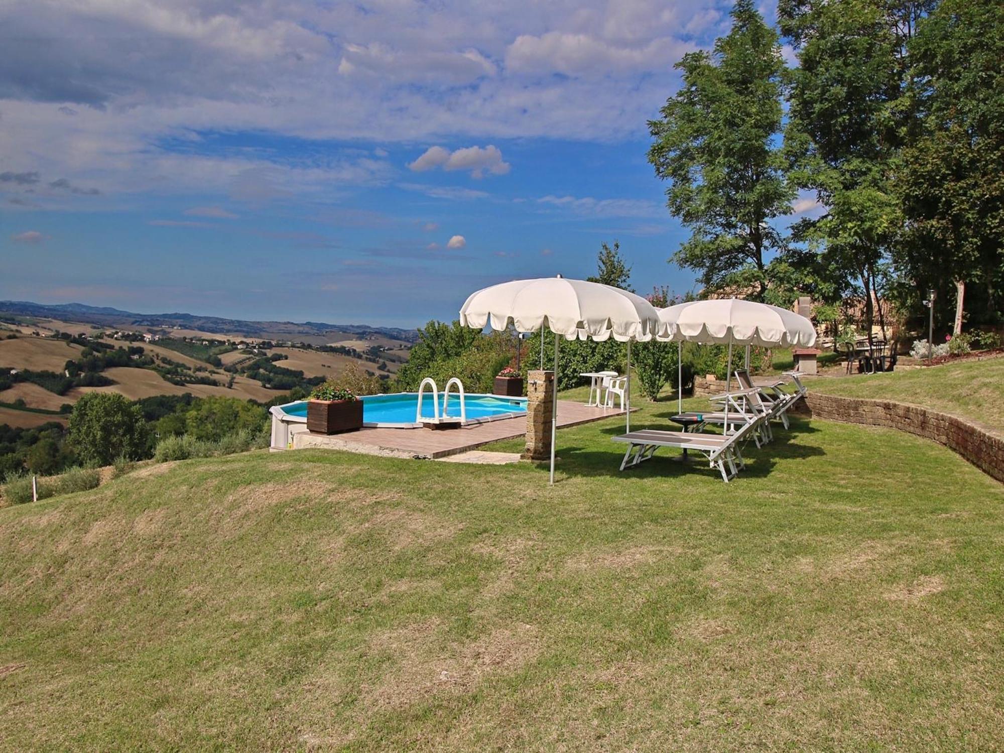 Nice Flat In Arcevia With Swimming Pool Bagian luar foto