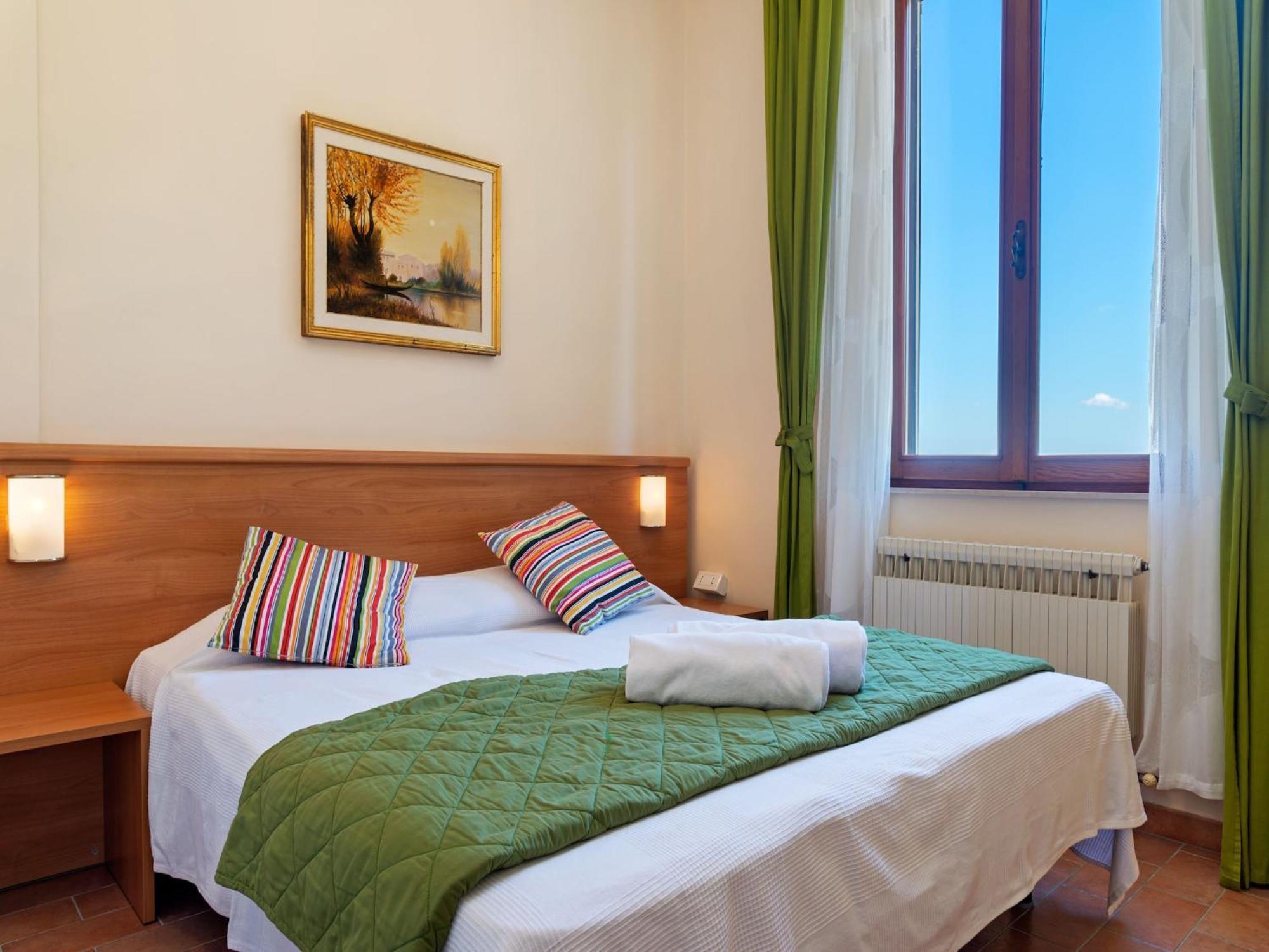 Nice Flat In Arcevia With Swimming Pool Bagian luar foto