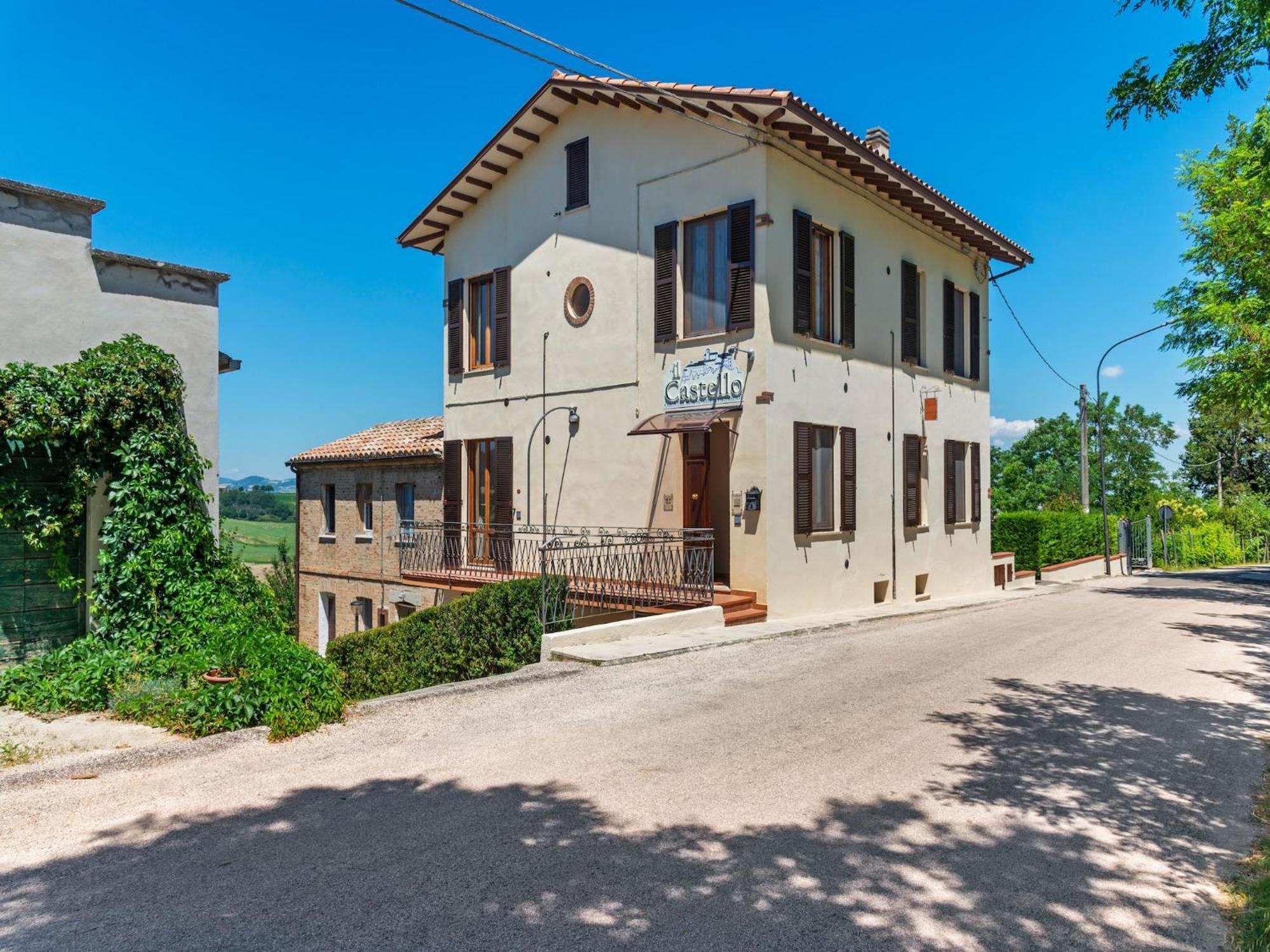 Nice Flat In Arcevia With Swimming Pool Bagian luar foto